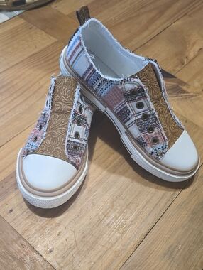 Women's Size 7 Boho Patchwork Slip-On Sneakers in Multi Color